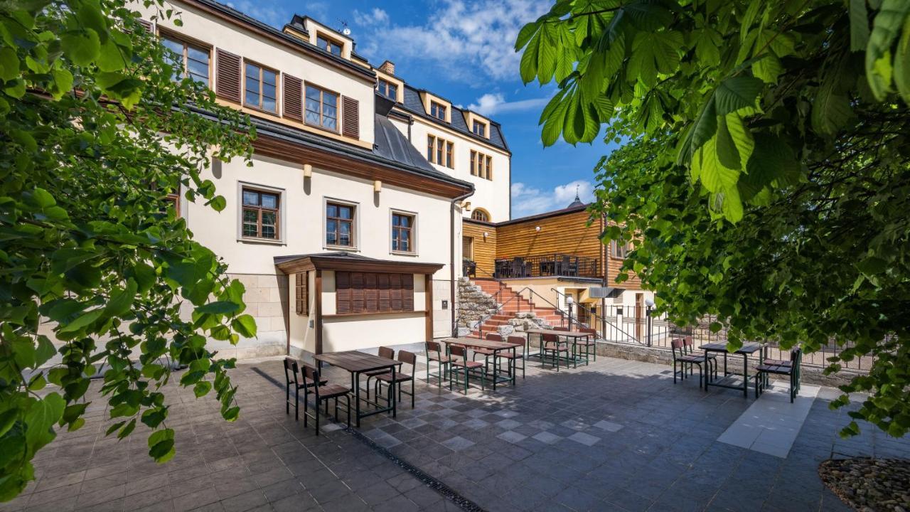 Hotel Zlaty Lev Jablonec nad Nisou Exterior photo